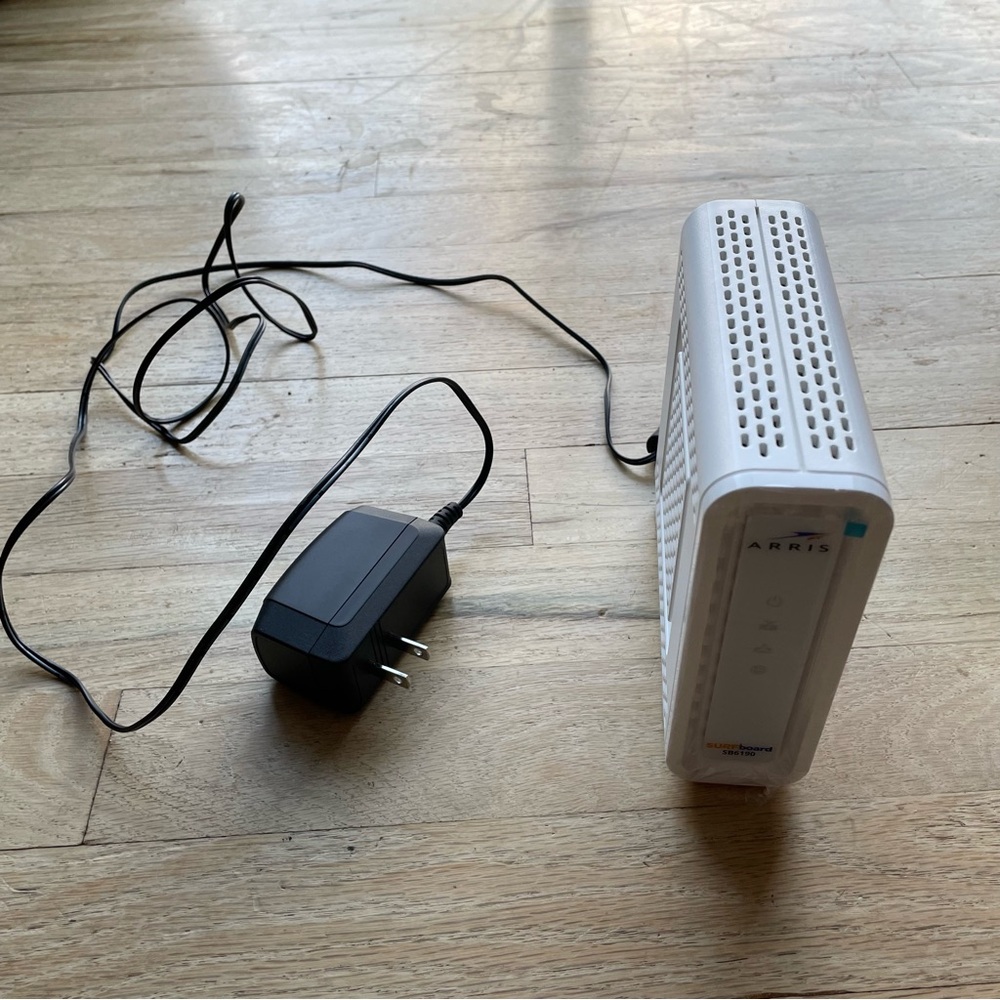 ARRIS SURFboard SB6190 Modem